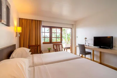Superior Twin Room with Partial Ocean View — Best Western Phuket Ocean Resort